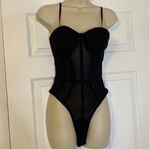 KAYLEE KOLLECTION MESH BODYSUIT SIZE Medium